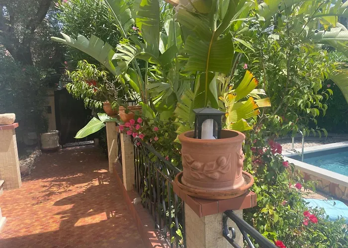 公寓 Bel Spacieux Et Lumineux Climatise De 120m2 Dans Avec Piscine 昂蒂布