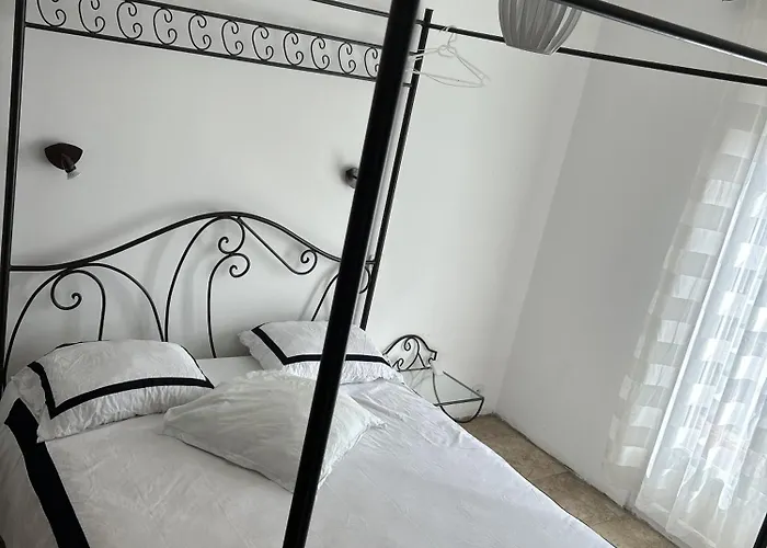 Bel Spacieux Et Lumineux Climatise De 120m2 Dans Avec Piscine 公寓 昂蒂布