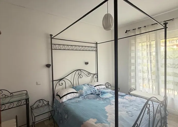 Bel Spacieux Et Lumineux Climatise De 120m2 Dans Avec Piscine