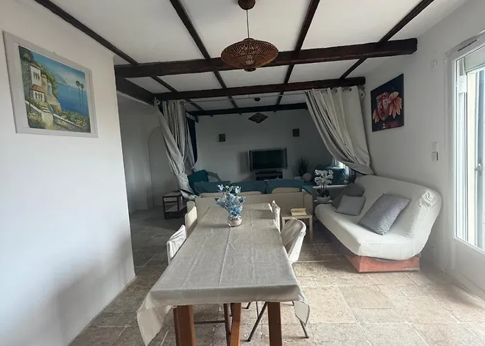 公寓 Bel Spacieux Et Lumineux Climatise De 120m2 Dans Avec Piscine