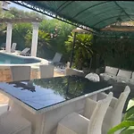 Апартаменты Bel Spacieux Et Lumineux Climatise De 120m2 Dans Avec Piscine Антиб