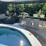 Bel Spacieux Et Lumineux Climatise De 120m2 Dans Avec Piscine Антиб