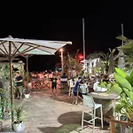 Bel Spacieux Et Lumineux Climatise De 120m2 Dans Avec Piscine Апартаменты