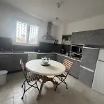 Bel Spacieux Et Lumineux Climatise De 120m2 Dans Avec Piscine * אנטיב