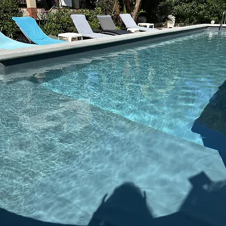 Grand Appt 6p Climatise Dans Avec Piscine - 8 Kms De Cannes アパート *