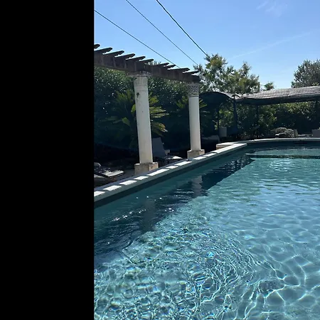 아파트 Bel Spacieux Et Lumineux Climatise De 120m2 Dans Avec Piscine 앙티브