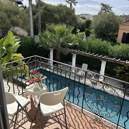 Bel Spacieux Et Lumineux Climatise De 120m2 Dans Avec Piscine 아파트 *