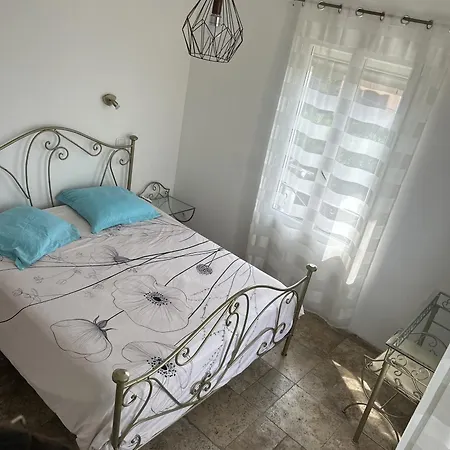 Bel Spacieux Et Lumineux Climatise De 120m2 Dans Avec Piscine 아파트