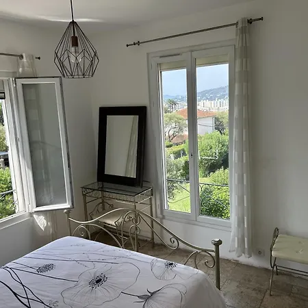 아파트 Bel Spacieux Et Lumineux Climatise De 120m2 Dans Avec Piscine