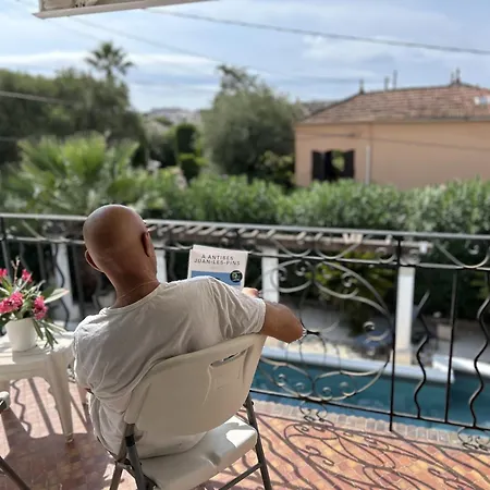 Bel Spacieux Et Lumineux Climatisé De 120m2 Dans Avec Piscine *