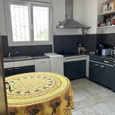 Bel Spacieux Et Lumineux Climatise De 120m2 Dans Avec Piscine 아파트 앙티브