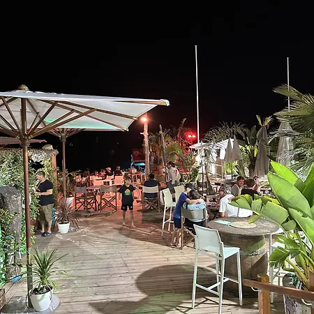 Bel Spacieux Et Lumineux Climatise De 120m2 Dans Avec Piscine 아파트