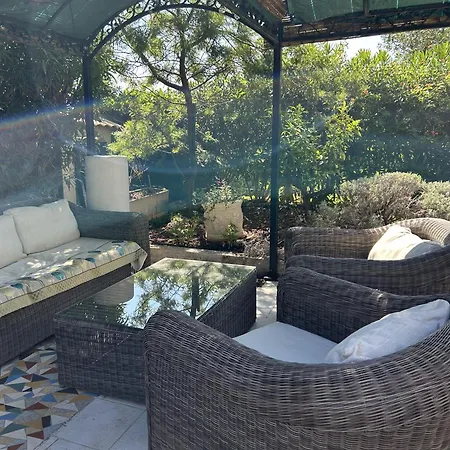 Bel Spacieux Et Lumineux Climatise De 120m2 Dans Avec Piscine 아파트 *