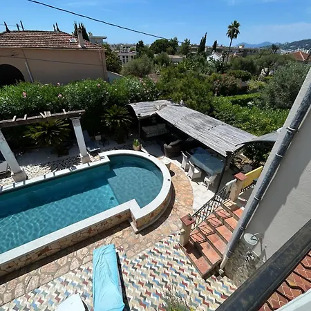 Bel Spacieux Et Lumineux Climatise De 120m2 Dans Avec Piscine 앙티브