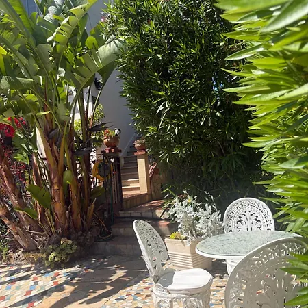 Bel Spacieux Et Lumineux Climatisé De 120m2 Dans Avec Piscine *