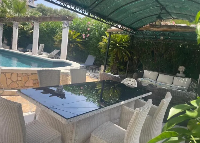 Apartment Bel Spacieux Et Lumineux Climatise De 120m2 Dans Avec Piscine Antibes