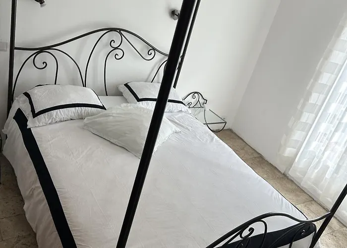 Apartment Bel Spacieux Et Lumineux Climatise De 120m2 Dans Avec Piscine