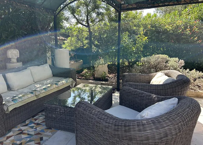 Bel Spacieux Et Lumineux Climatise De 120m2 Dans Avec Piscine Apartment *