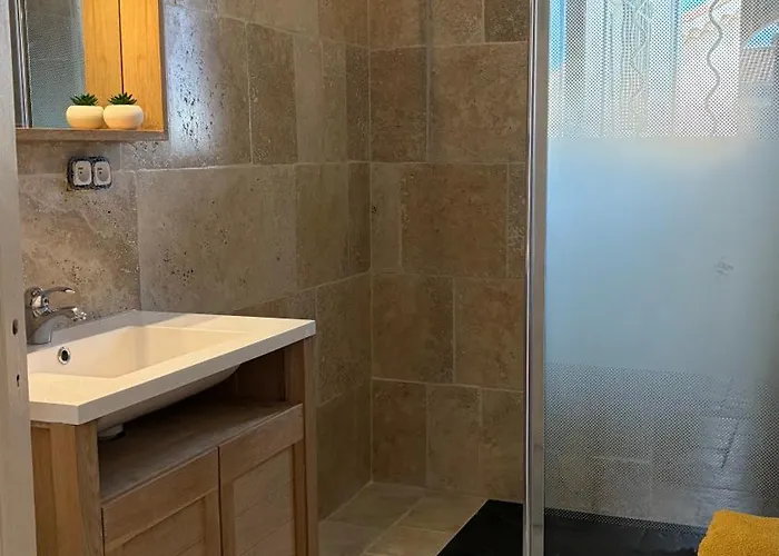 Apartment Bel Spacieux Et Lumineux Climatise De 120m2 Dans Avec Piscine