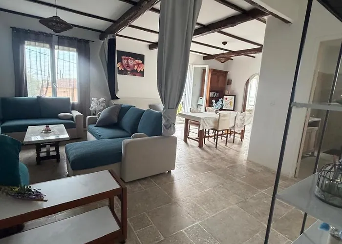 Bel Spacieux Et Lumineux Climatise De 120m2 Dans Avec Piscine Apartment *